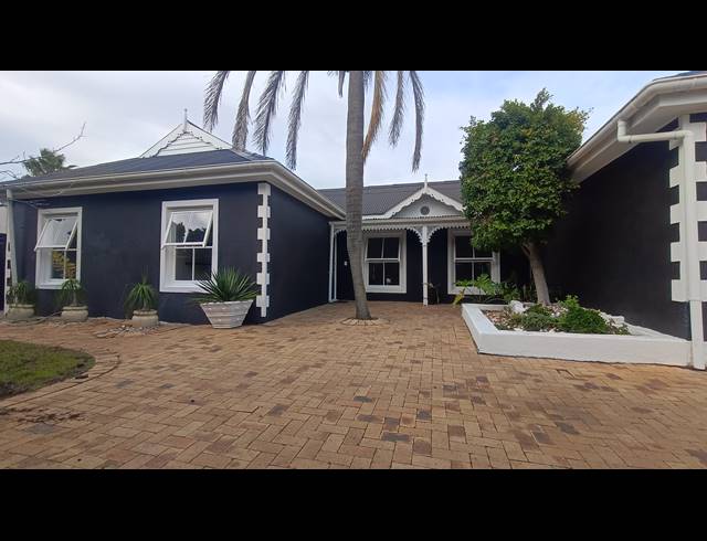 3 bed property to rent in BLOUBERG SANDS